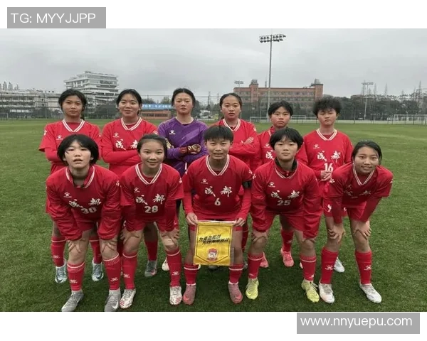 足球明星11号女生的魅力瞬间展现与青春活力的完美结合