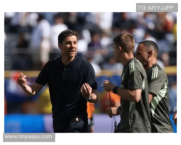 足球明星独特跑步方式解析与技巧分享